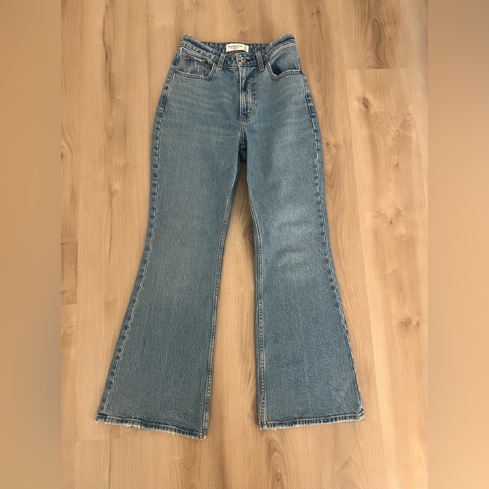 Abercrombie & Fitch Curve Love Vintage Flare Jean